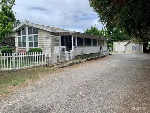 789 10th St, East Wenatchee, WA 98802