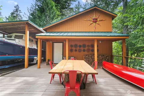 81 Wolf Rd, Quilcene, WA 98376