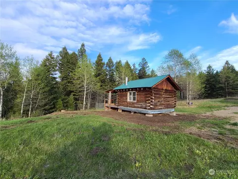 376 B Mary Ann Creek Rd #B, Oroville, WA 98844