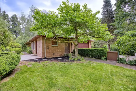 831 Eagle Cliff Rd NE, Bainbridge Island, WA 98110