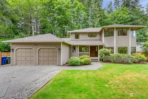 19547 40th Pl NE, Lake Forest Park, WA 98155