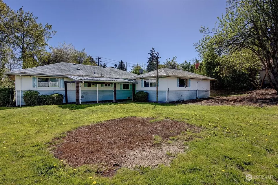 Exterior - 11629 Military Rd S, Seattle, WA 98168 photo 5 of 6