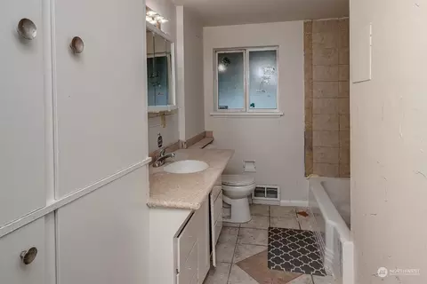 Bath - 11629 Military Rd S, Seattle, WA 98168 photo 1 of 2