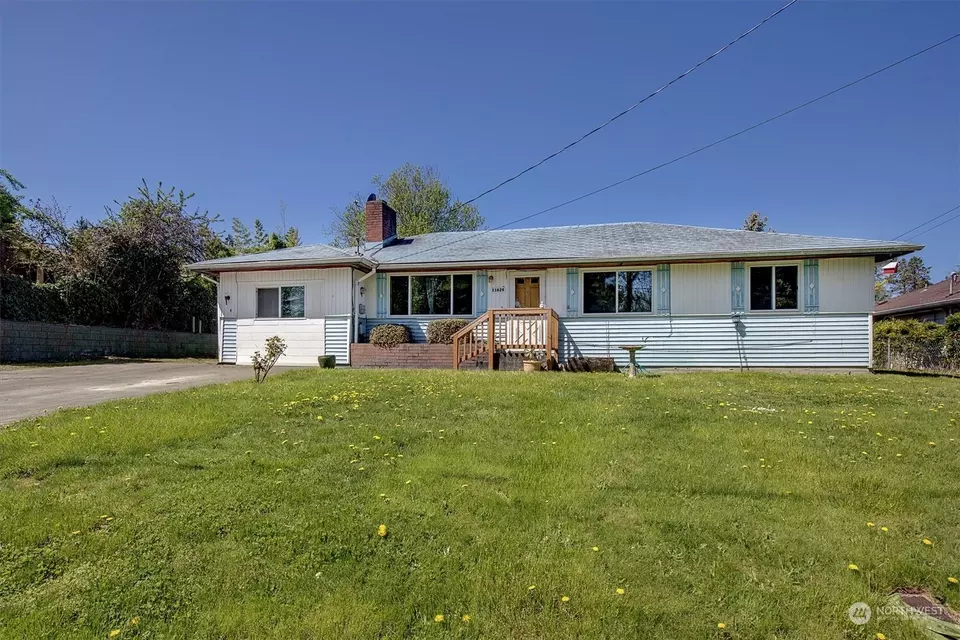 Exterior - 11629 Military Rd S, Seattle, WA 98168 photo 3 of 6