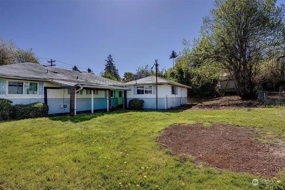 Exterior - 11629 Military Rd S, Seattle, WA 98168 photo 6 of 6