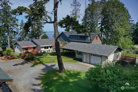 6418 Admiralty Way, Freeland, WA 98249