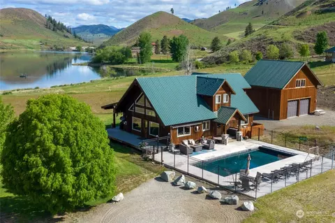 156 Davis Lake Rd, Winthrop, WA 98862