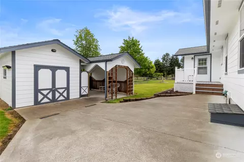 Exterior - 103 Pier Rd, Chehalis, WA 98532 photo 5 of 8