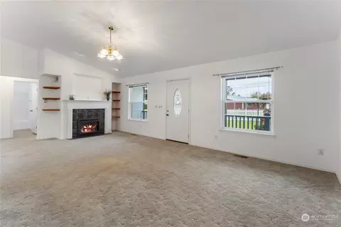 Living - 103 Pier Rd, Chehalis, WA 98532 photo 1 of 4