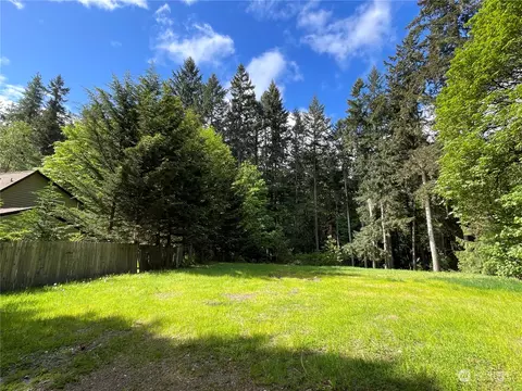 16761 NE Sanwick Pl, Bainbridge Island, WA 98110