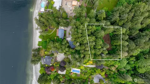 16899 NE Sanwick Pl, Bainbridge Island, WA 98110