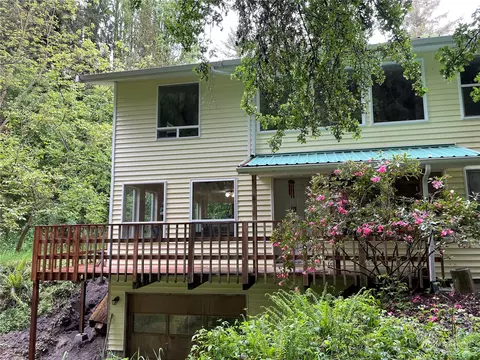 15525 Castle Ln SE, Yelm, WA 98597