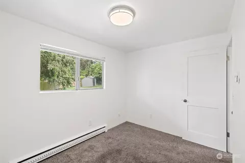 Bedroom - 19427 29th Ave SE, Bothell, WA 98012 photo 6 of 6