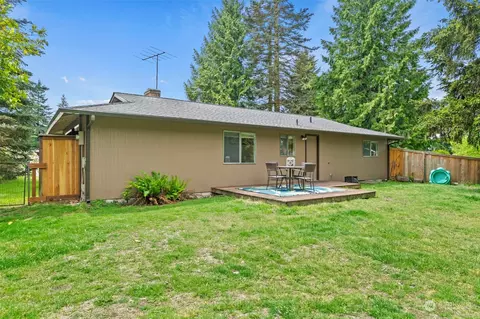 Exterior - 19427 29th Ave SE, Bothell, WA 98012 photo 3 of 6