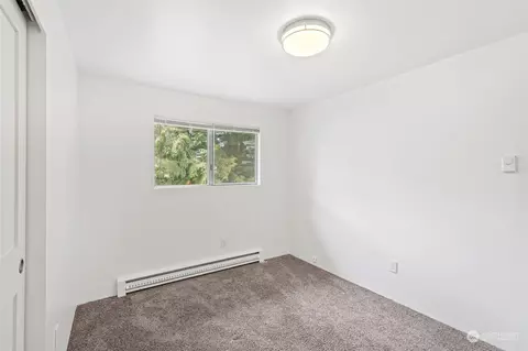 Bedroom - 19427 29th Ave SE, Bothell, WA 98012 photo 3 of 6