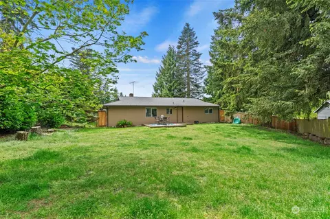 Exterior - 19427 29th Ave SE, Bothell, WA 98012 photo 4 of 6