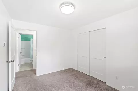 Bedroom - 19427 29th Ave SE, Bothell, WA 98012 photo 4 of 6