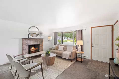 Living - 19427 29th Ave SE, Bothell, WA 98012 photo 1 of 2
