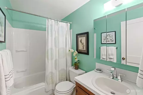 Bath - 19427 29th Ave SE, Bothell, WA 98012 photo 1 of 1