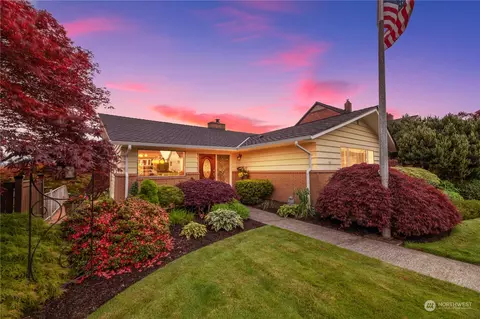 827 Hoyt Ave, Everett, WA 98201
