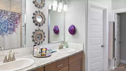 Bath - 1300 E Mt Baker St, Othello, WA 99344 photo 2 of 2