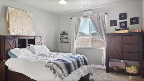 Bedroom - 1300 E Mt Baker St, Othello, WA 99344 photo 3 of 3