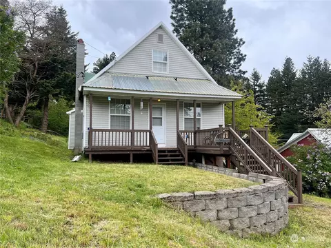 403 S 7th St, Roslyn, WA 98941