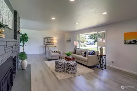 Living - 2322 95th Pl SE, Everett, WA 98208 photo 1 of 2