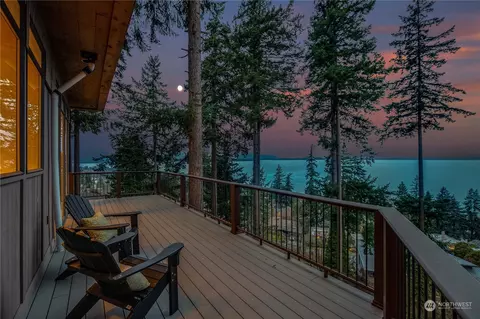 436 Highland Dr, Bellingham, WA 98225