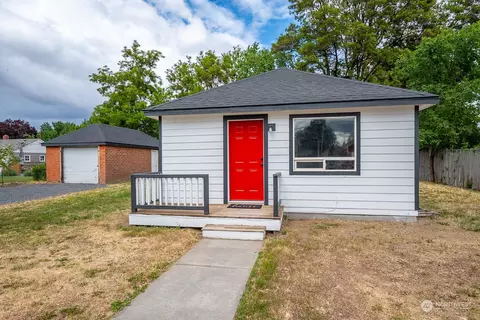 323 5th Ave SW, Ephrata, WA 98823