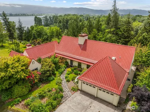 40 Messinger Hill Dr, Cathlamet, WA 98612