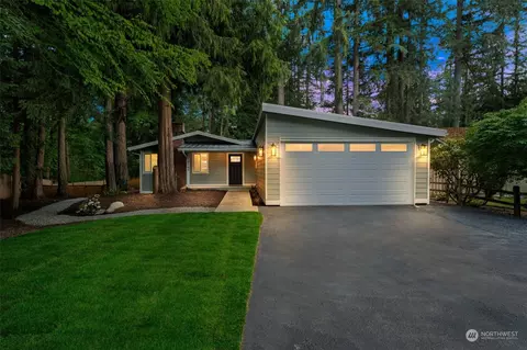 19765 NE 156th Pl, Woodinville, WA 98077