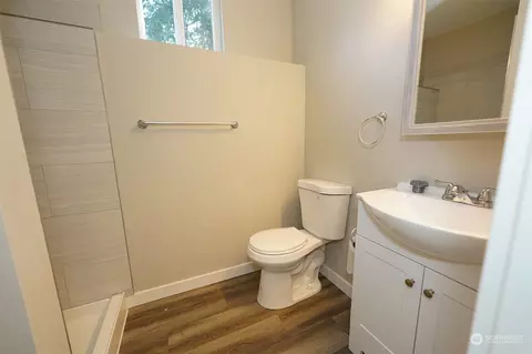 Bath - 22211 47th Ave E, Spanaway, WA 98387 photo 3 of 4