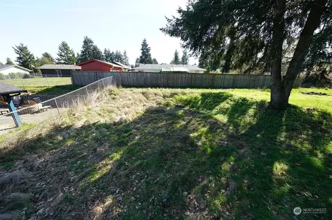 Exterior - 22211 47th Ave E, Spanaway, WA 98387 photo 4 of 7