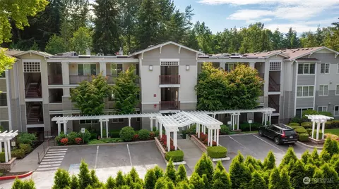 1709 134th Ave SE #2, Bellevue, WA 98005