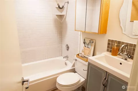 Bath - 308 Summit Ave E #305, Seattle, WA 98102 photo 2 of 2