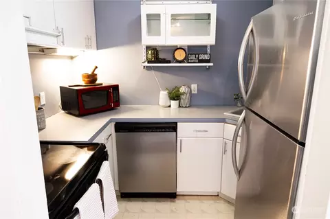 Kitchen - 308 Summit Ave E #305, Seattle, WA 98102 photo 1 of 3
