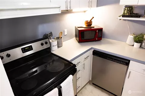 Kitchen - 308 Summit Ave E #305, Seattle, WA 98102 photo 3 of 3