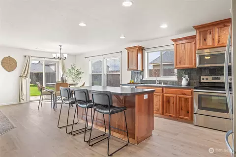 Kitchen - 4102 Phoenix Ln, Pasco, WA 99301 photo 2 of 4