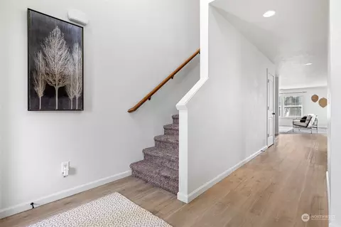 Entry Way - 4102 Phoenix Ln, Pasco, WA 99301 photo 2 of 7