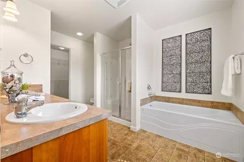 Bath - 4102 Phoenix Ln, Pasco, WA 99301 photo 1 of 6