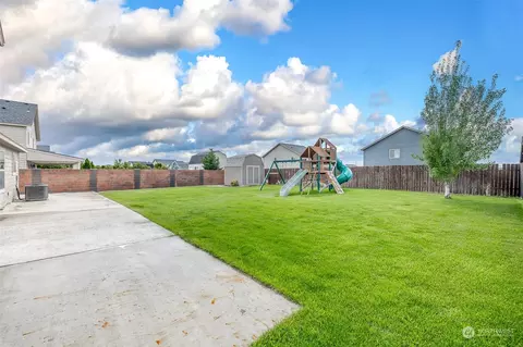 Exterior - 4102 Phoenix Ln, Pasco, WA 99301 photo 4 of 6
