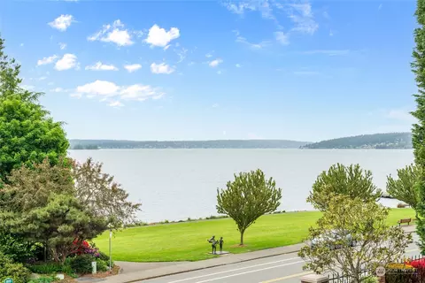 6436 Lake Washington Blvd NE #3, Kirkland, WA 98033