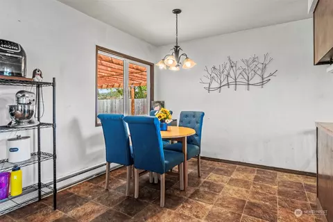 Dining - 855 34th Ave, Longview, WA 98632 photo 1 of 1