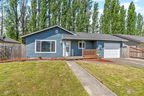 Exterior - 855 34th Ave, Longview, WA 98632 photo 2 of 6