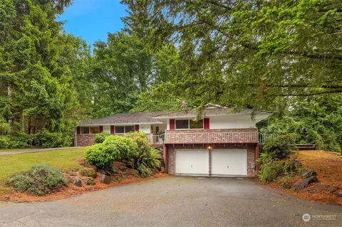 18912 46th Ave NE, Lake Forest Park, WA 98155