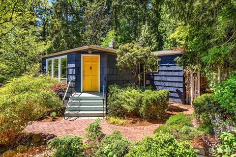 20415 80th Ave NE, Kenmore, WA 98028