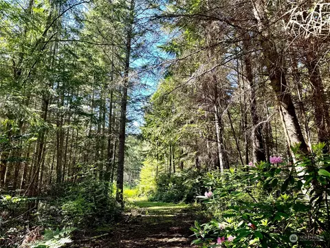 26 Parker Woods Ln, Coupeville, WA 98239