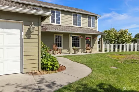 367 NE Kingwood Pl, College Place, WA 99324