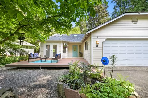 14 Sunnyside Ln, Bellingham, WA 98229